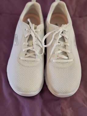 Skechers Women’s White Lace-Up Knit Walking Shoes
